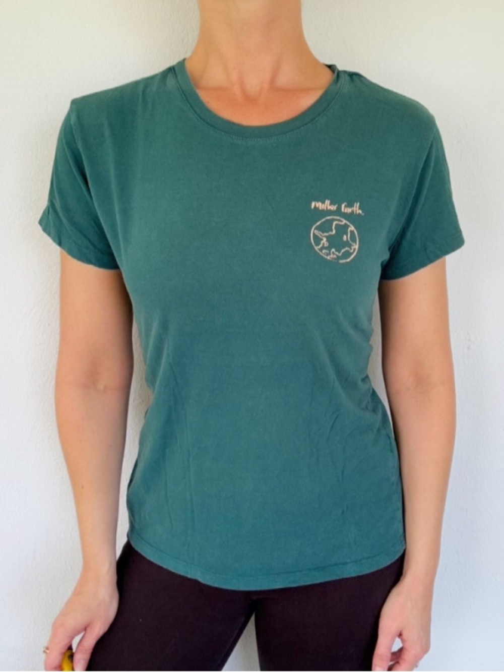 Cotton On Mother Earth green relaxed fit short sleeve tee size small